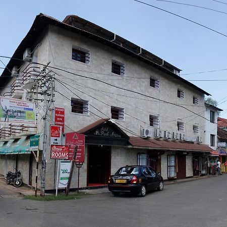 Hotel Park Avenue Kochi Екстериор снимка