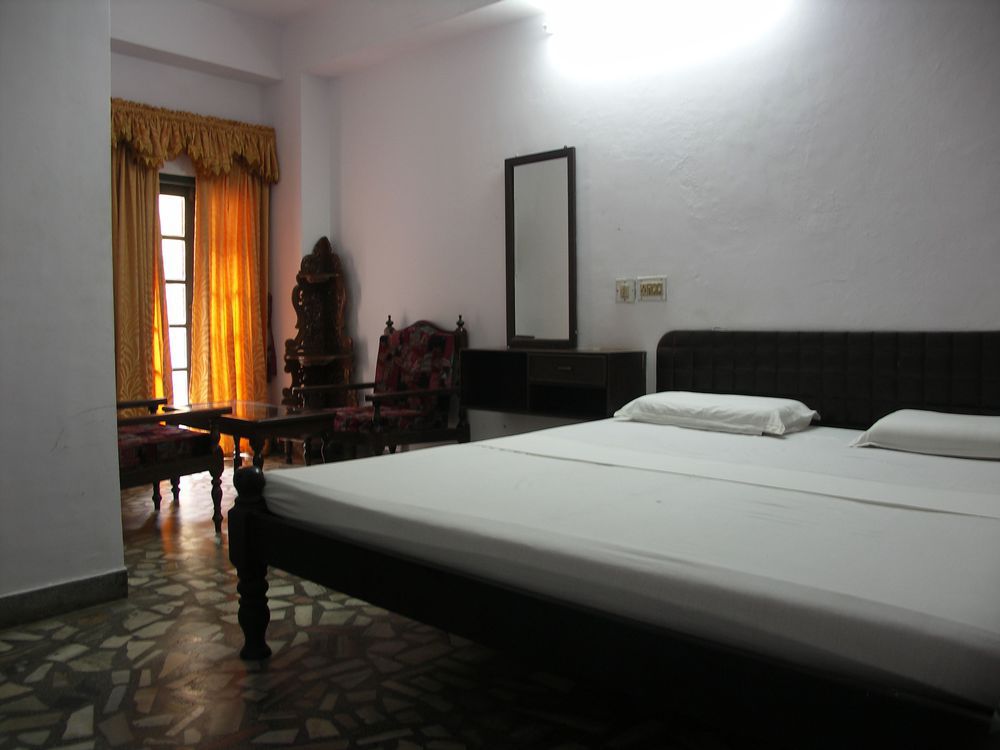 Hotel Park Avenue Kochi Стая снимка
