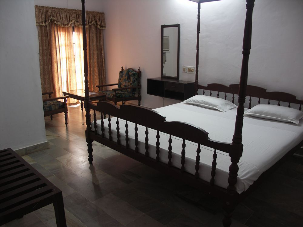 Hotel Park Avenue Kochi Стая снимка