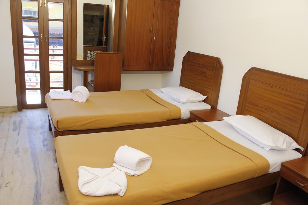 Hotel Park Avenue Kochi Стая снимка