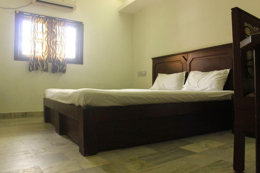 Hotel Park Avenue Kochi Екстериор снимка