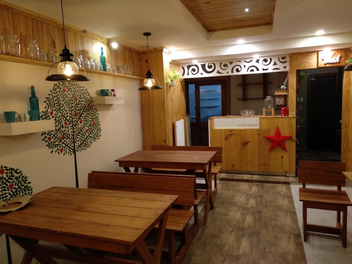 Hotel Park Avenue Kochi Екстериор снимка