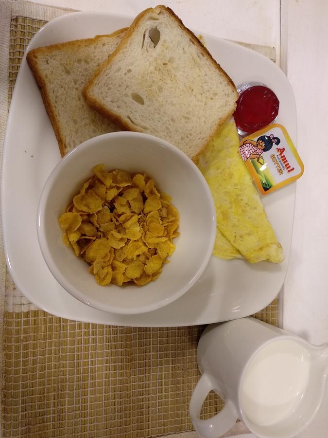 Hotel Park Avenue Kochi Екстериор снимка