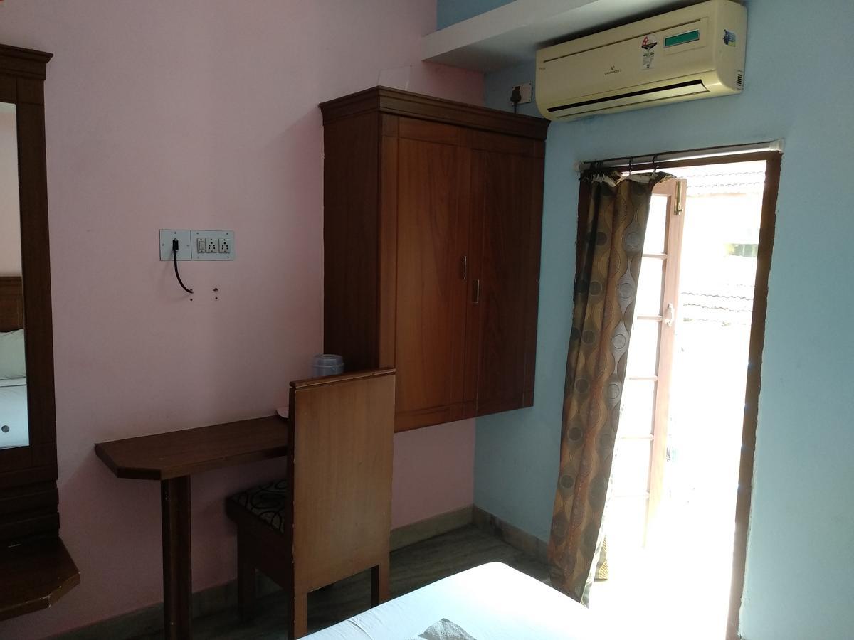 Hotel Park Avenue Kochi Екстериор снимка