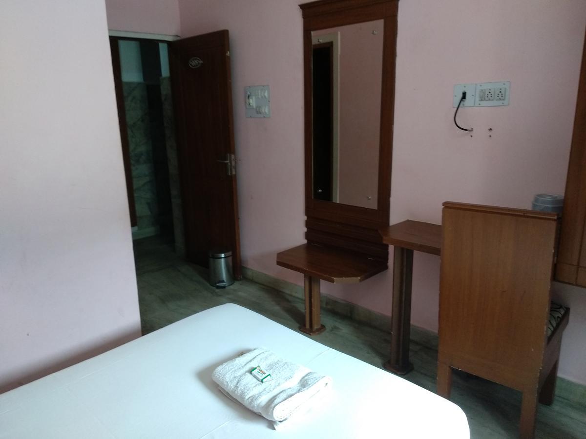 Hotel Park Avenue Kochi Екстериор снимка